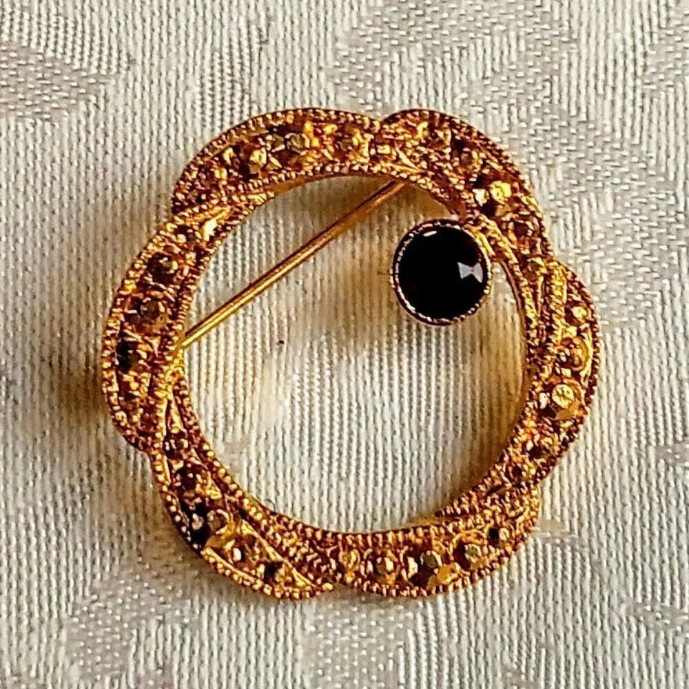 Vintage Gold-Plated Genuine Garnet Circle Brooch
